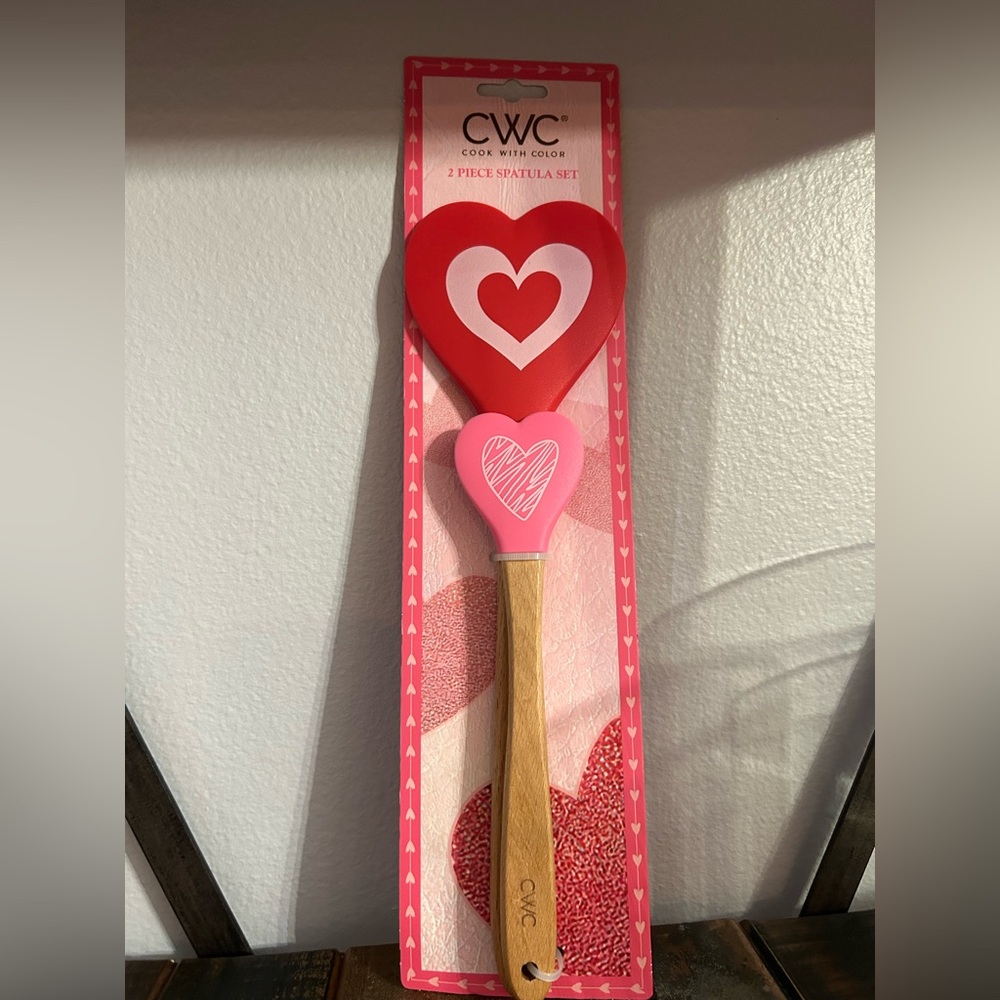 CWC Heart Themed 2 Piece Spatula Set Red And Pink Hearts Cook with Color NEW